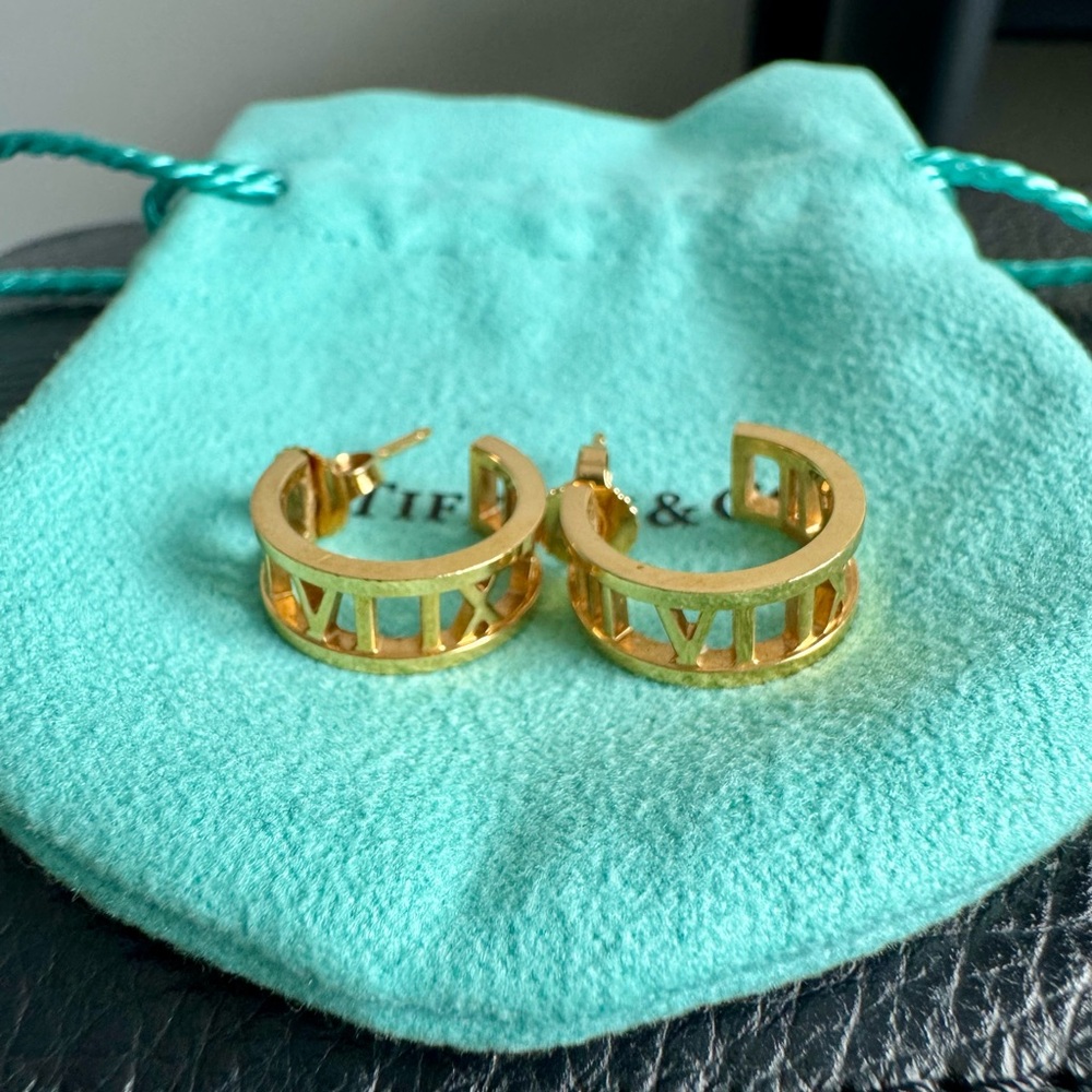 Tiffany & Co Atlas Hoop Earrings 18K Yellow Gold